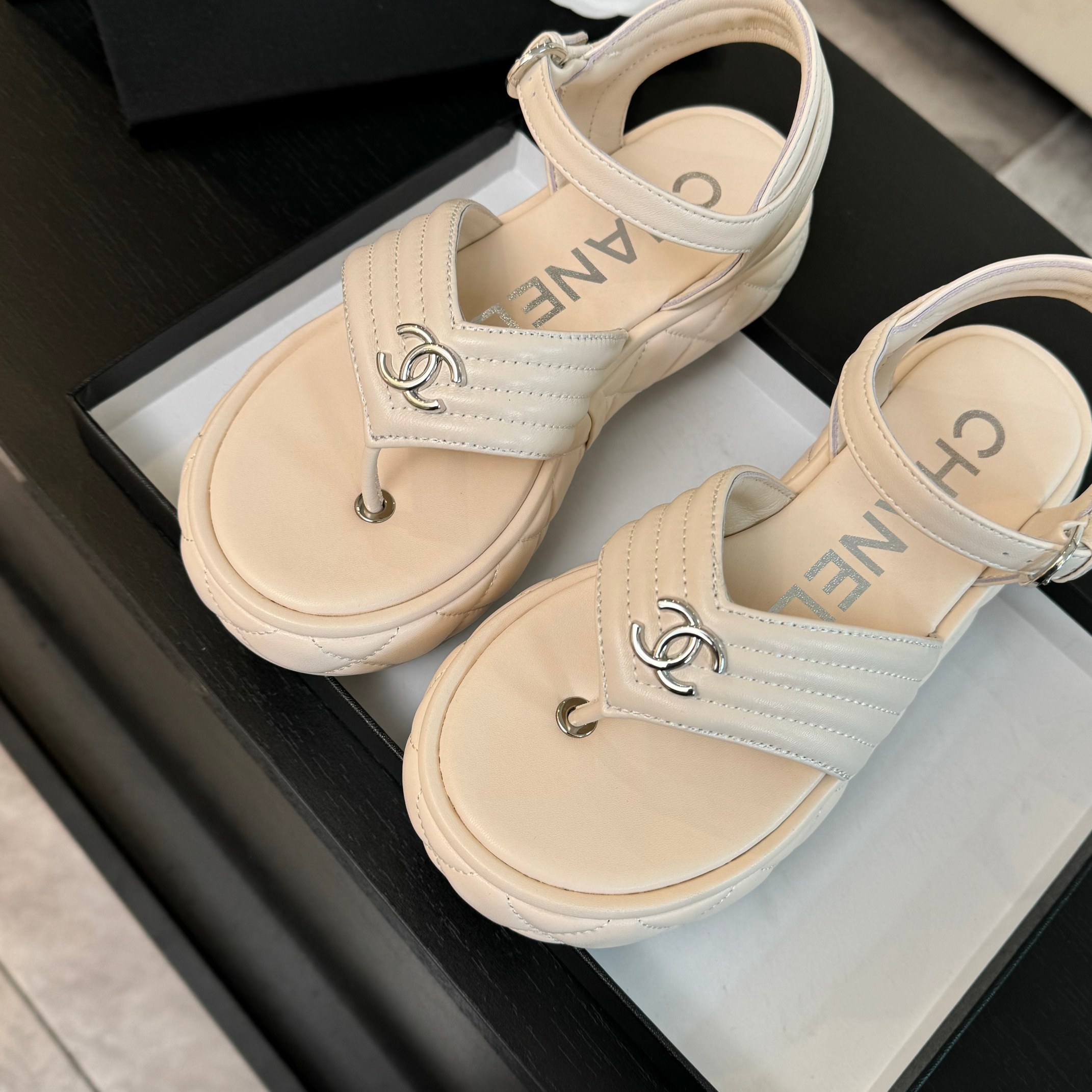Bagsaaa Ch**el Sandals Light Gray Lambskin G46108