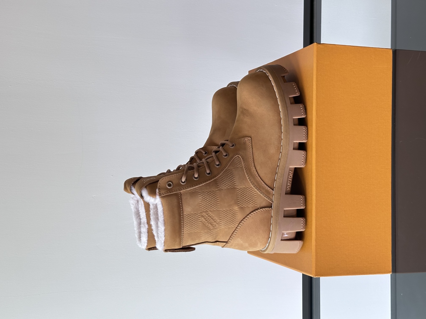 Bagsaaa L0vis Vvtt0n LV Checker Ranger Boot Beige
