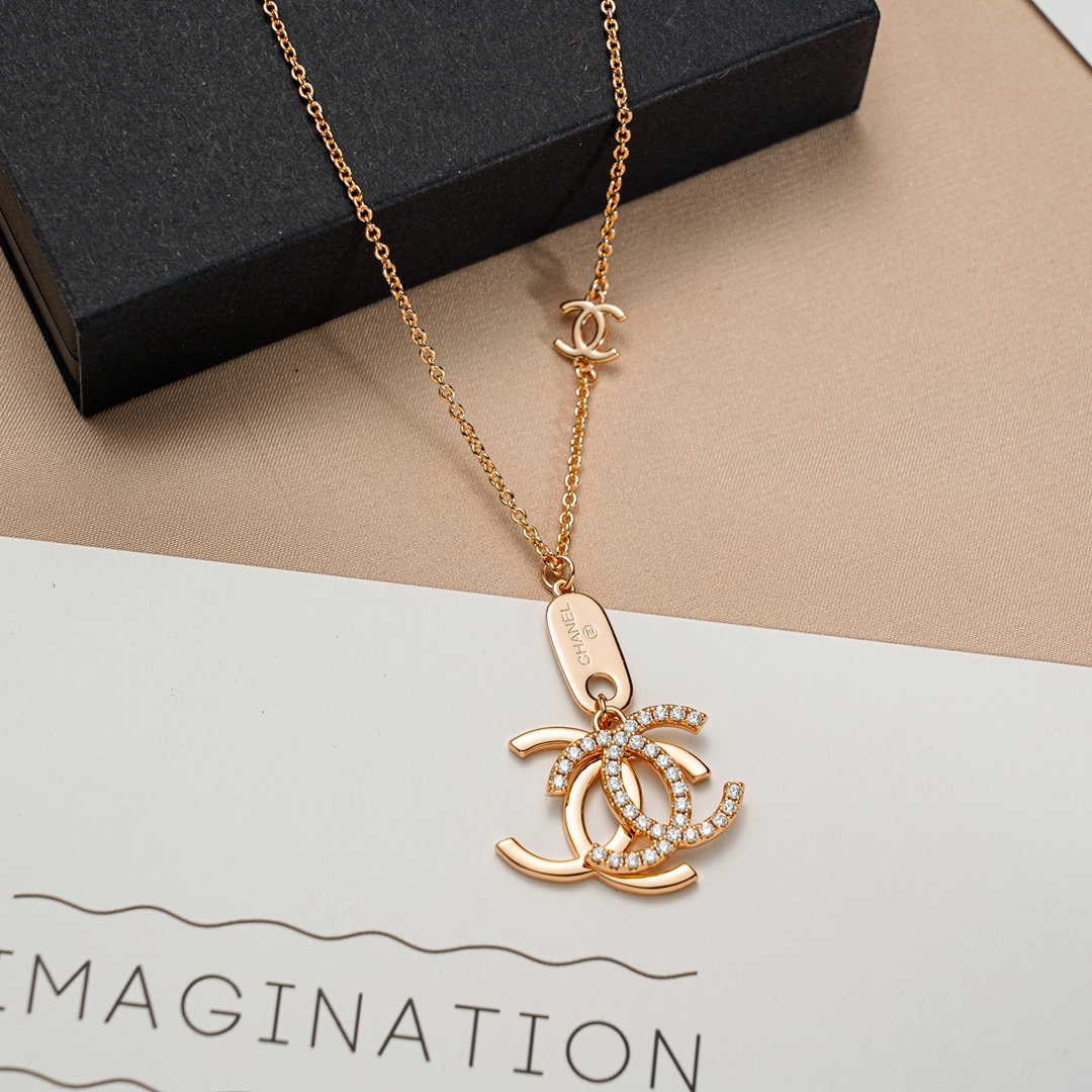 Bagsaaa Ch**el Rose Gold Necklace