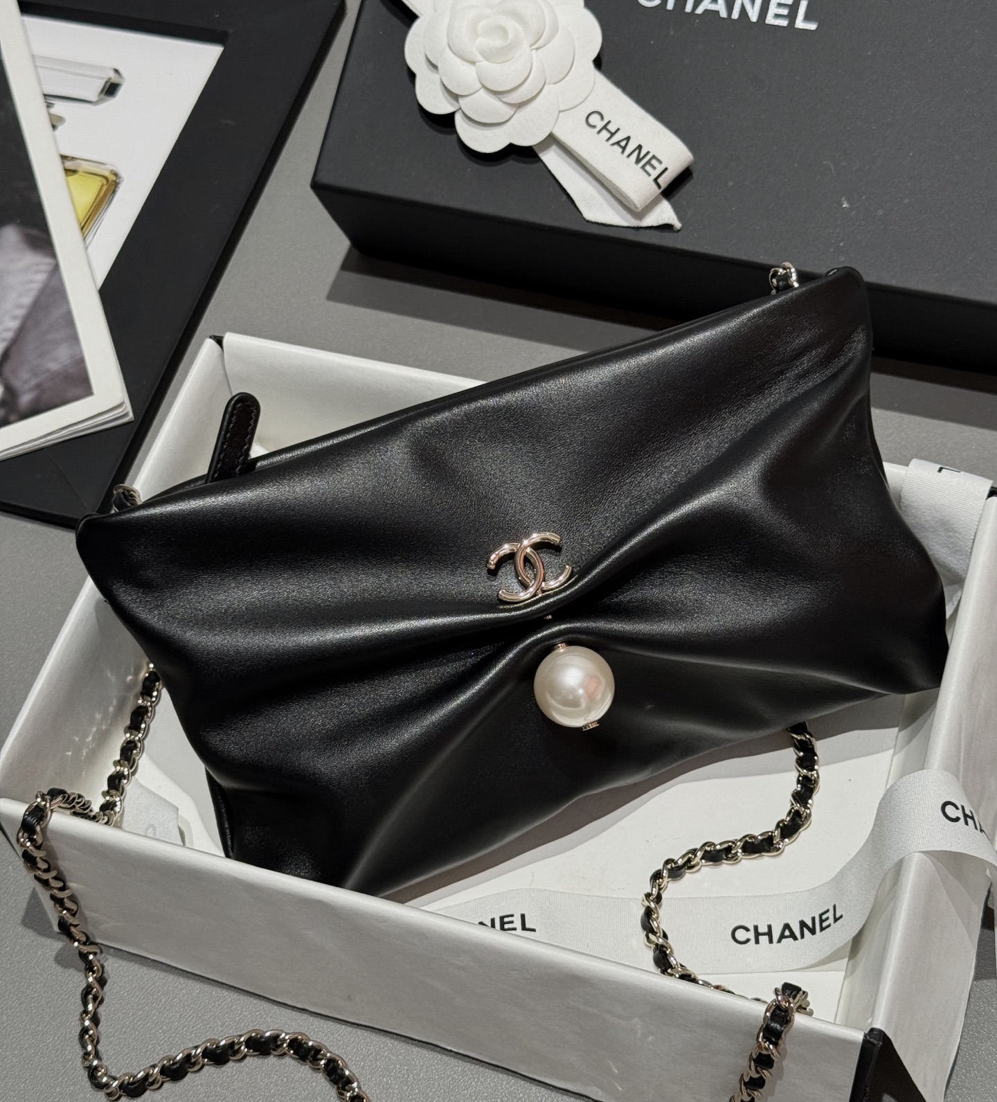 Bagsaaa Ch**el Clutch With Chain AP4613 Black - 24cm