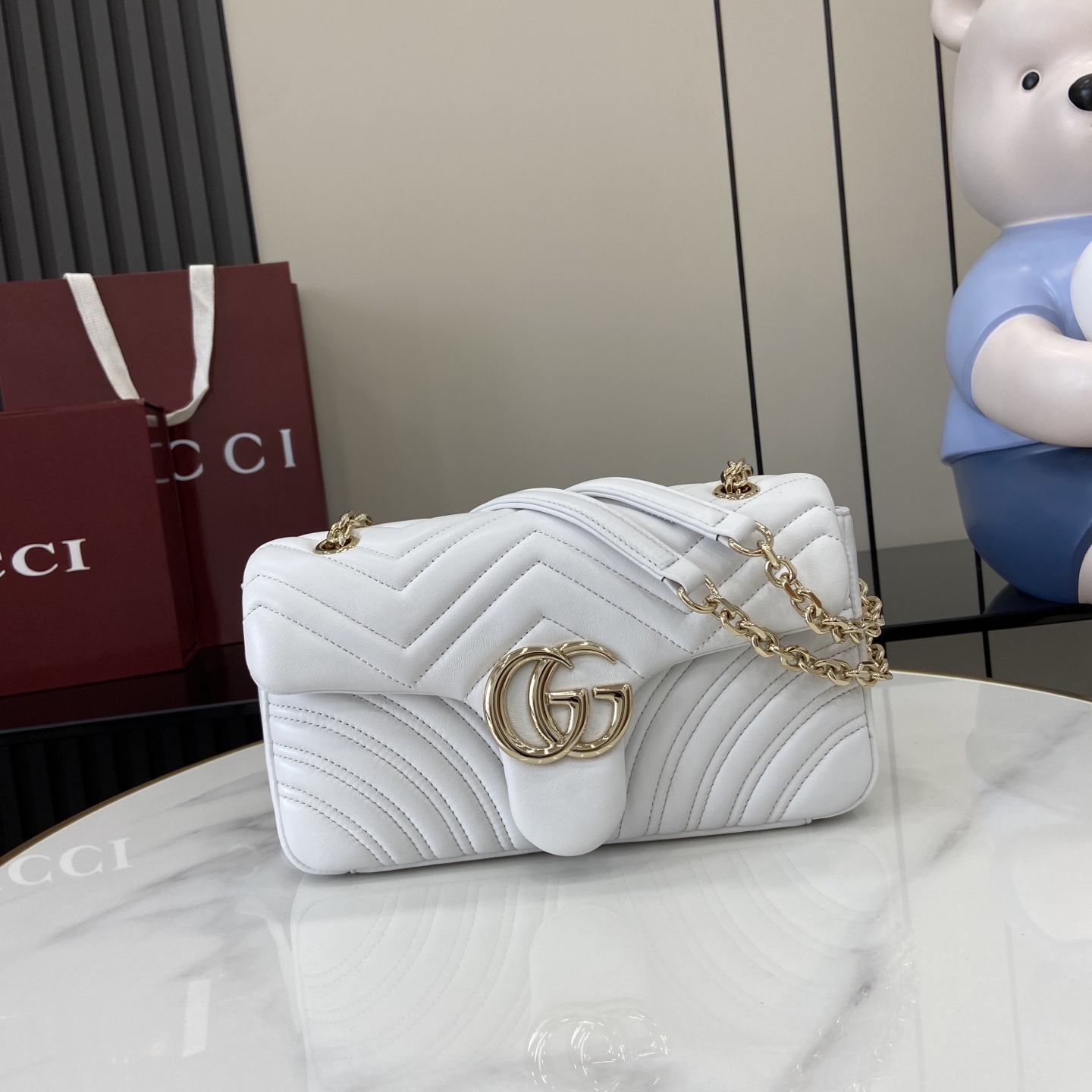 Bagsaaa Gvc*1 GG Marmont medium shoulder bag 837267 white - 26cm