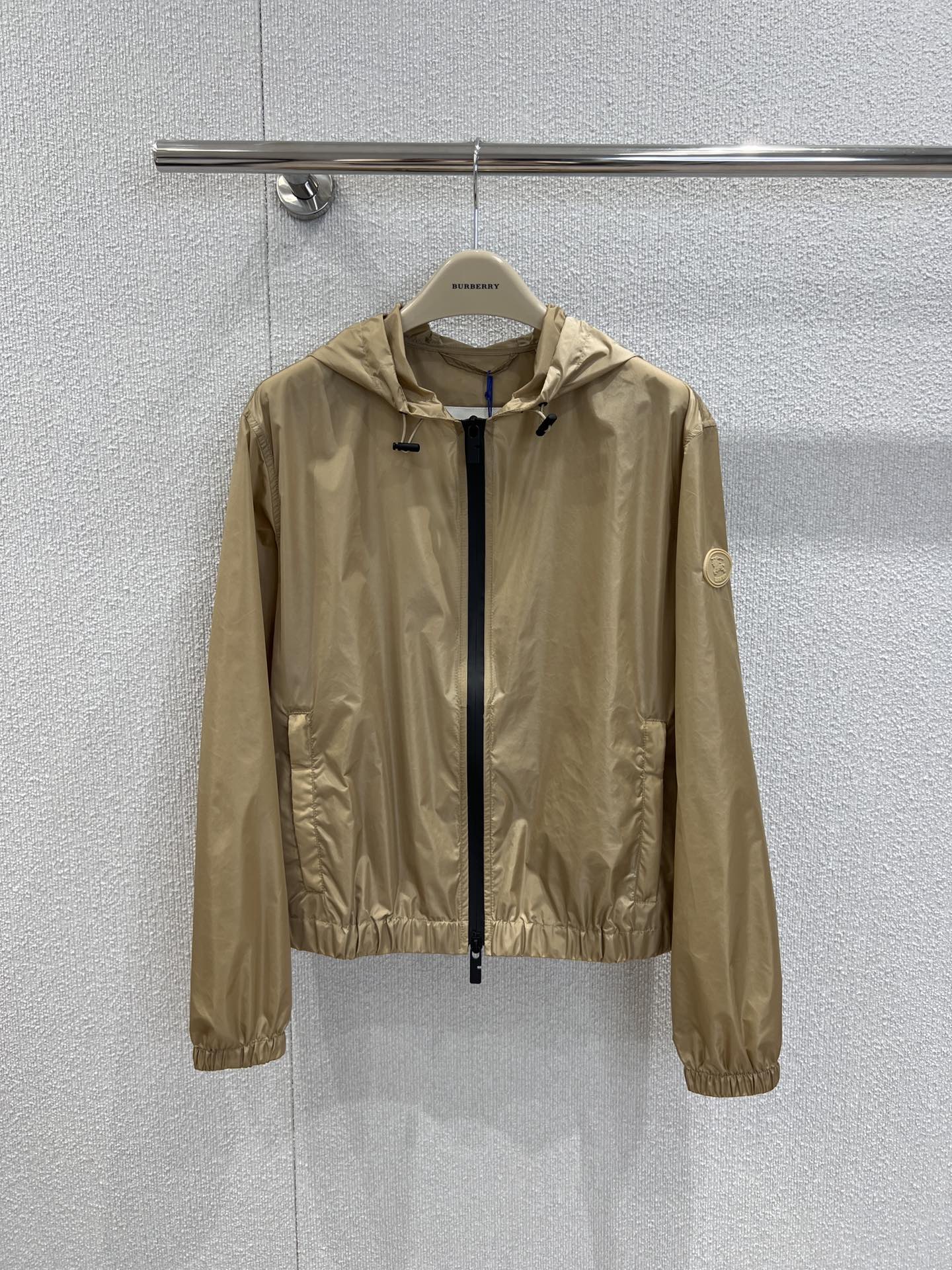 Bagsaaa Bv*b*rry Knight Stamp Nylon Jacket beige
