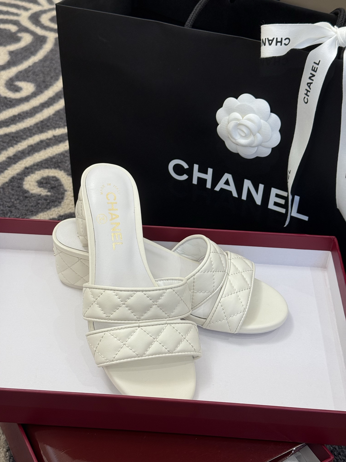 Bagsaaa Ch**el Mules G46480 White Lambskin - 5cm
