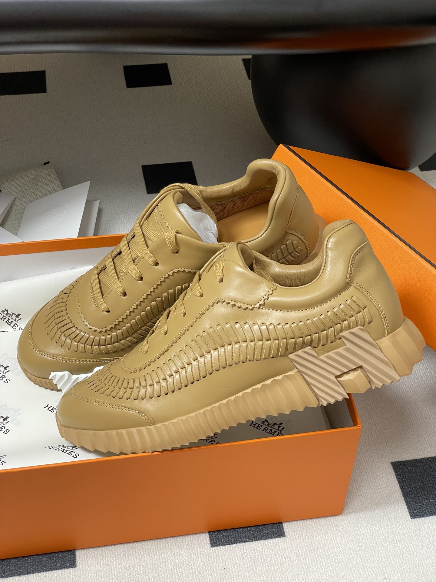 Bagsaaa H**me5 sneaker beige