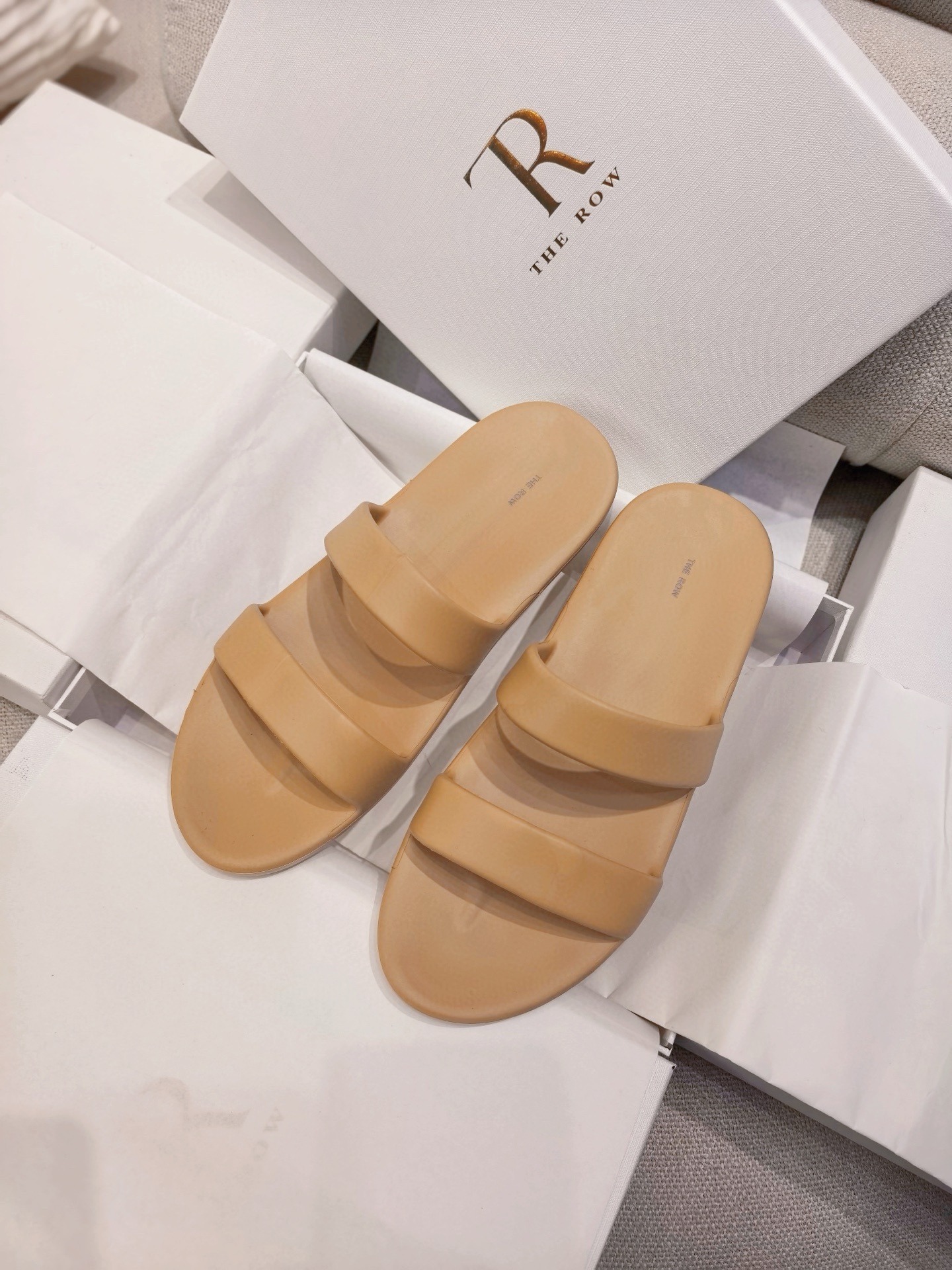 Bagsaaa The R0w Foam sandals beige