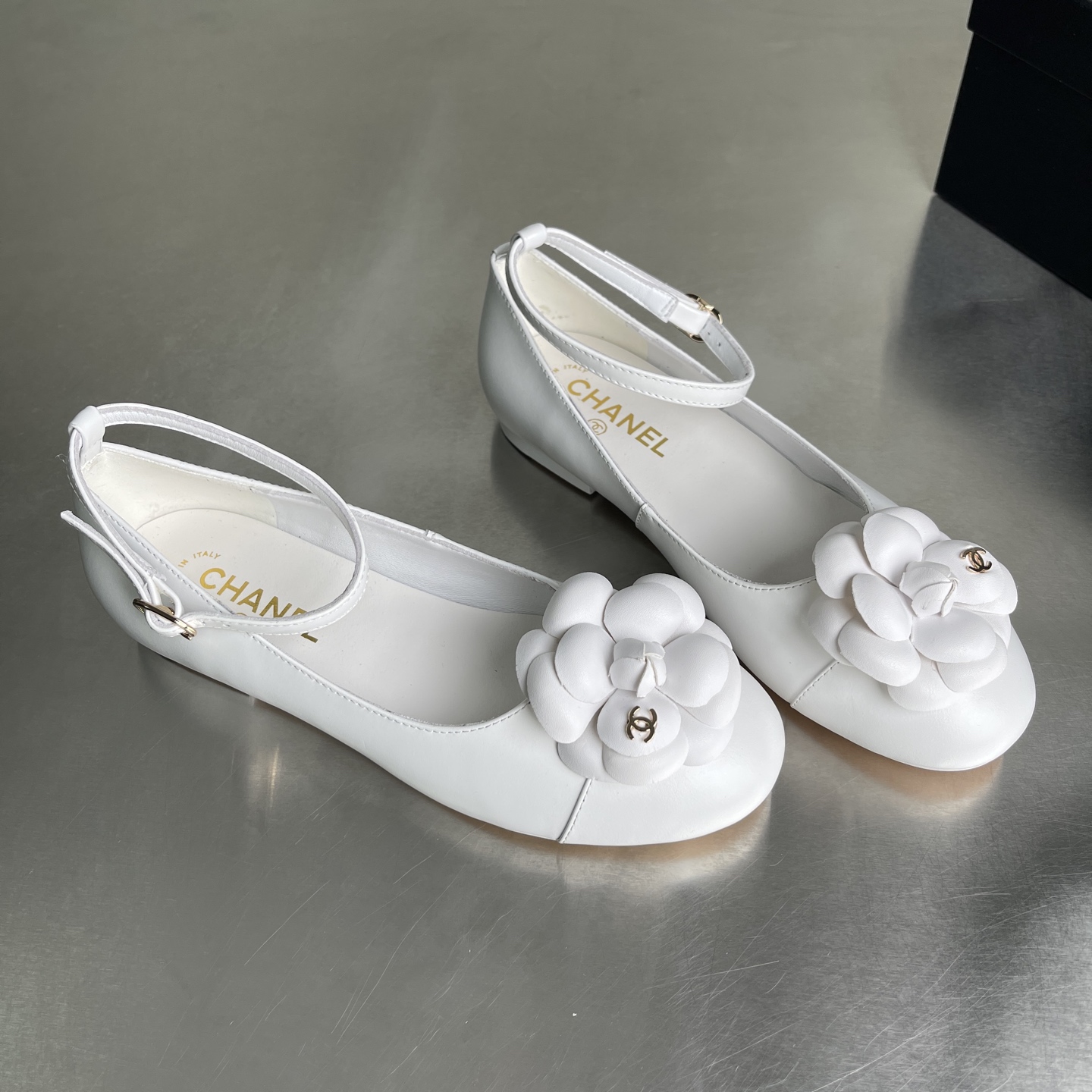 Bagsaaa Ch**el Ballet flats G46520 White Calfskin