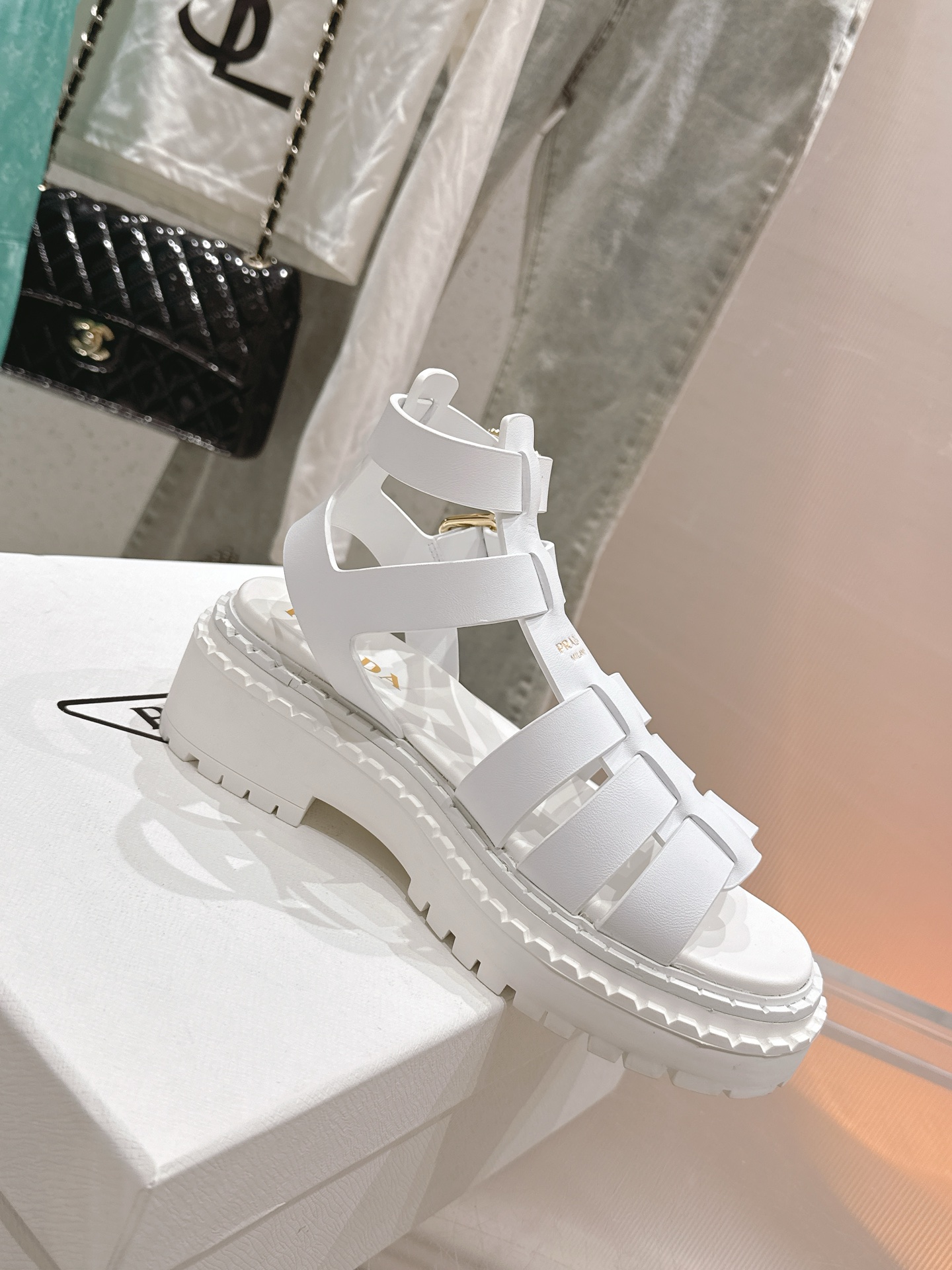 Bagsaaa Pra*a Leather sandals with ankle straps 1X924N white