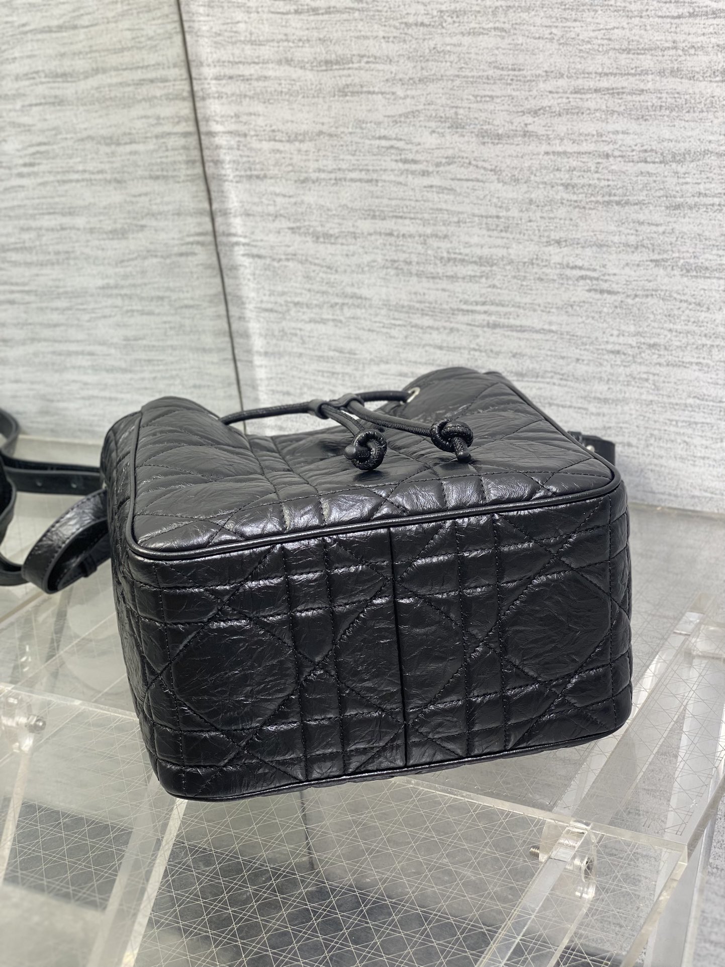 Bagsaaa D10r Medium D-Motion Bag Black Macrocannage Crinkled Calfskin - 24cm