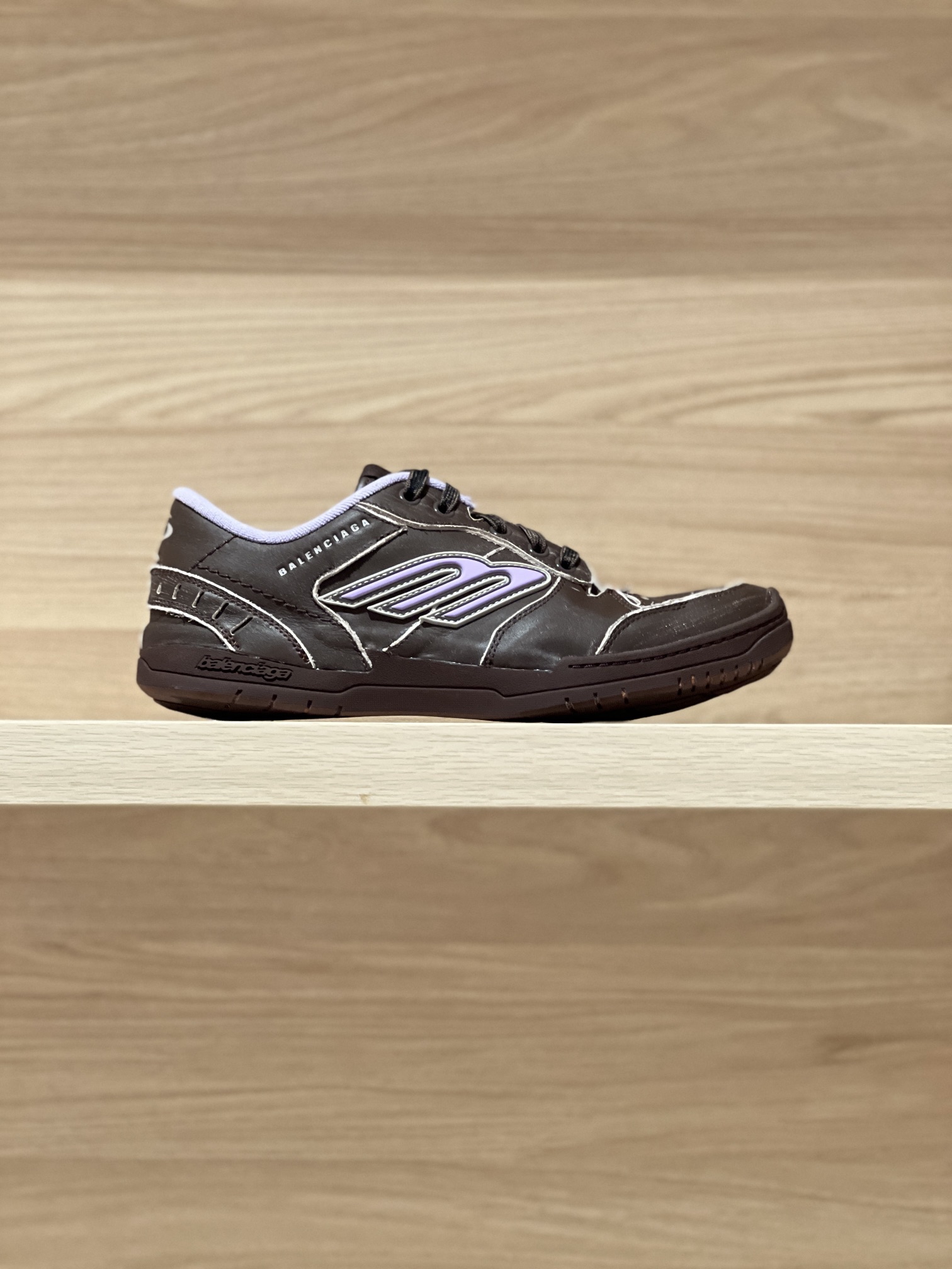 Bagsaaa Ba1en*iaga Hamptons Medium Worn-Out Sneaker in white cowskin and polyester brown