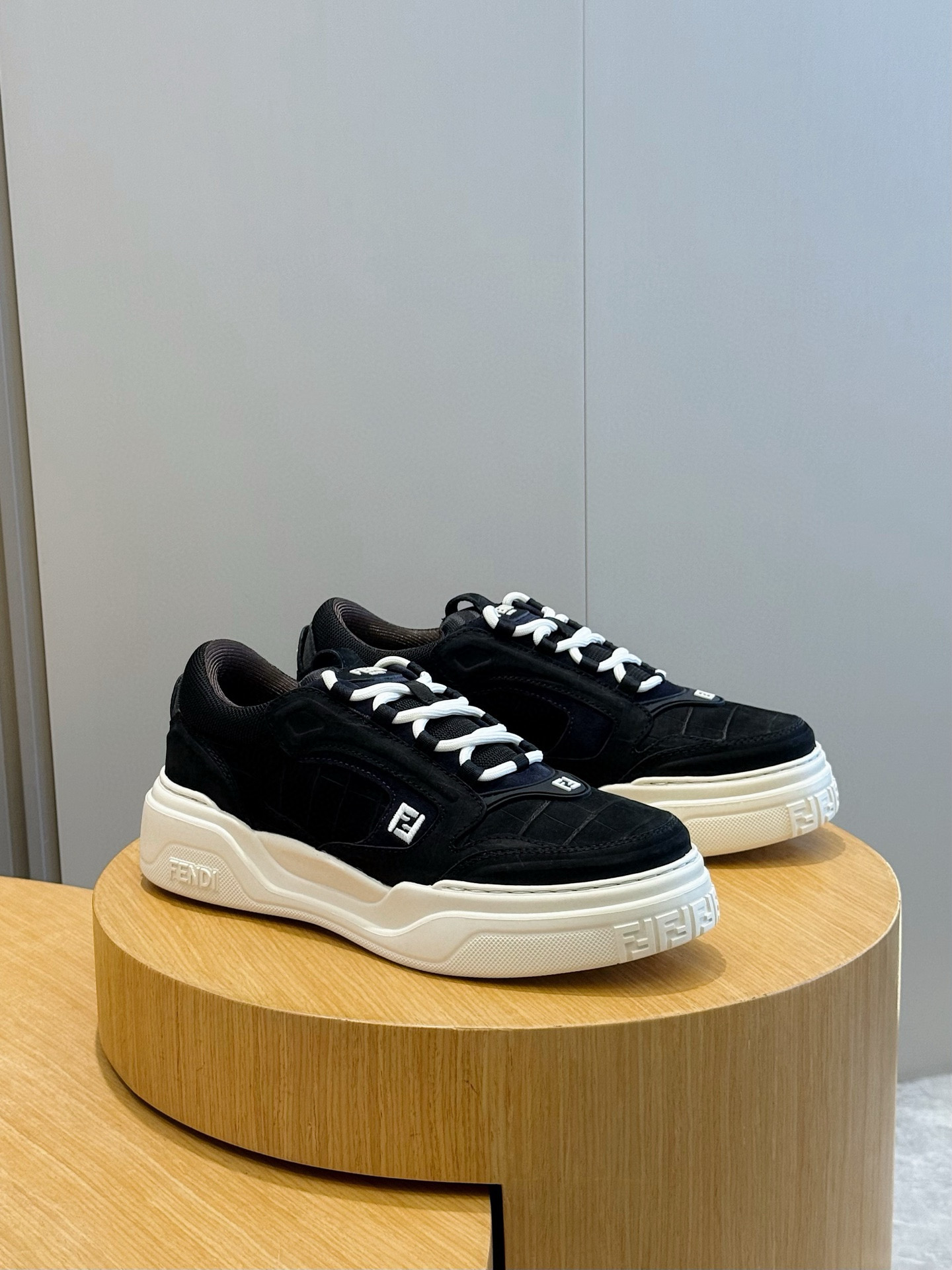 Bagsaaa F**di Force low-top sneakers in black