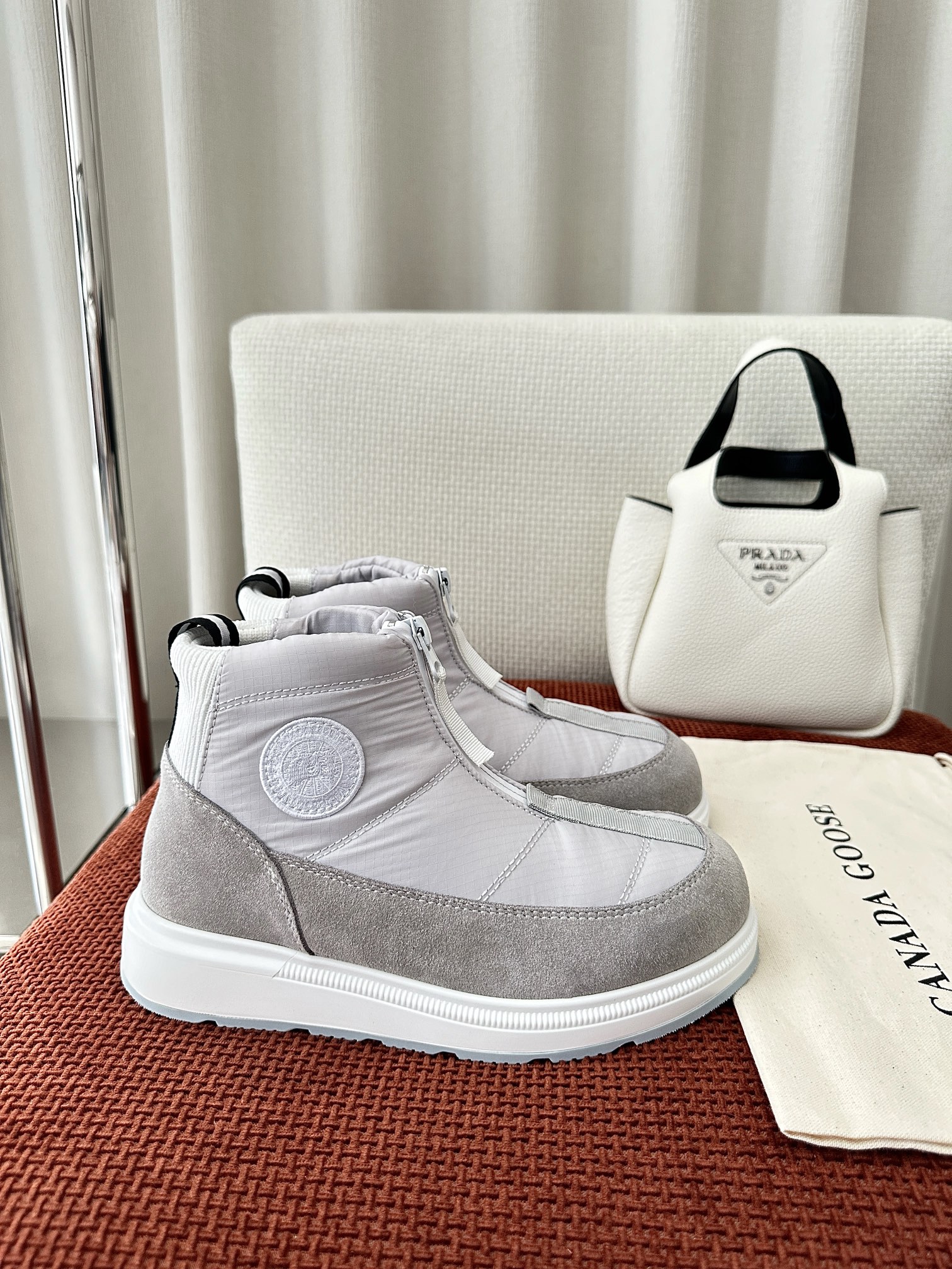 Bagsaaa Can*a G00se Cypress Fold-Down Puffer Boots in grey