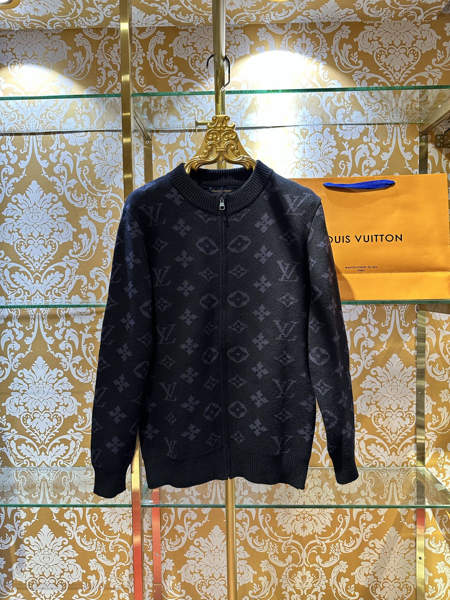 Bagsaaa L0vis Vvtt0n zip-through cardigan with monogram pattern black