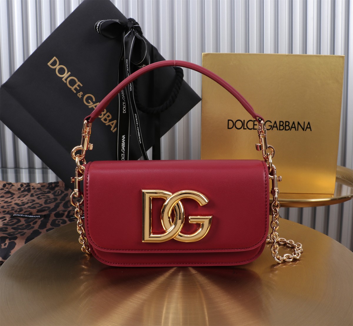 Bagsaaa Dolce & Gabbana 3.5 DG Logo Shoulder Bag red - 19cm
