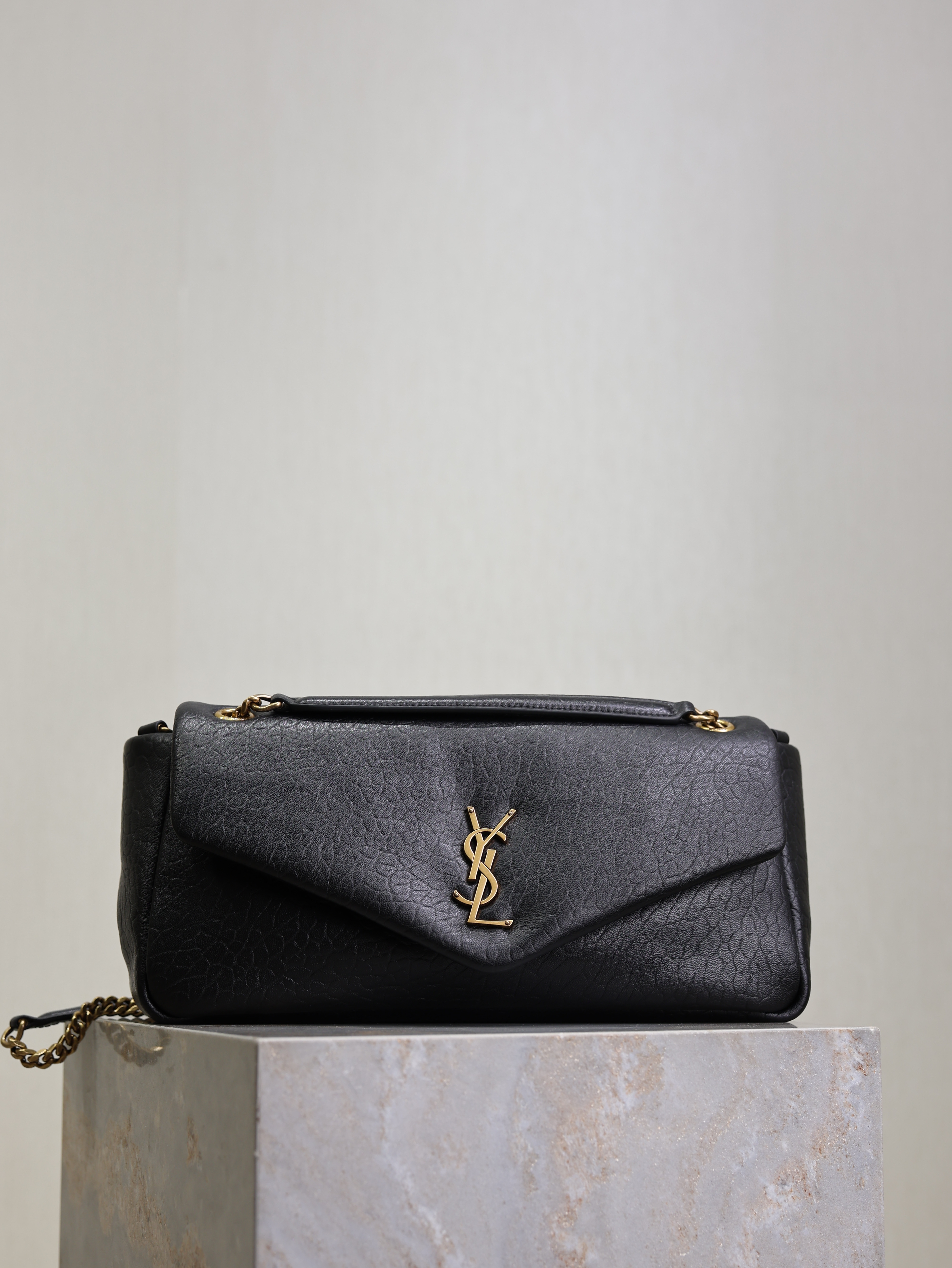 Bagsaaa Y51 Calypso Medium In Grained Lambskin 800916 Black - 30cm