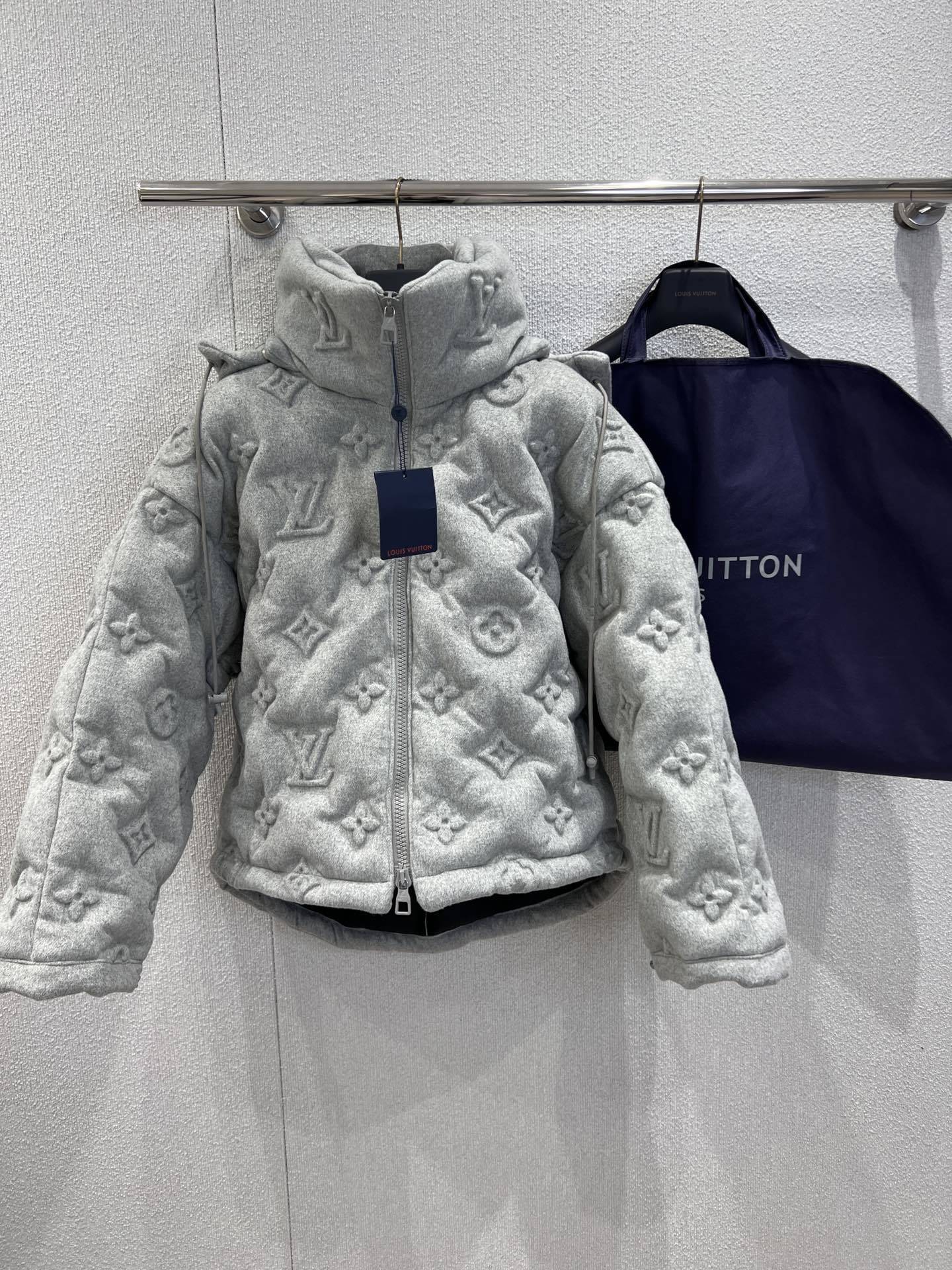 Bagsaaa L0vis Vvtt0n Monogram Boyhood Puffer Jacket in grey