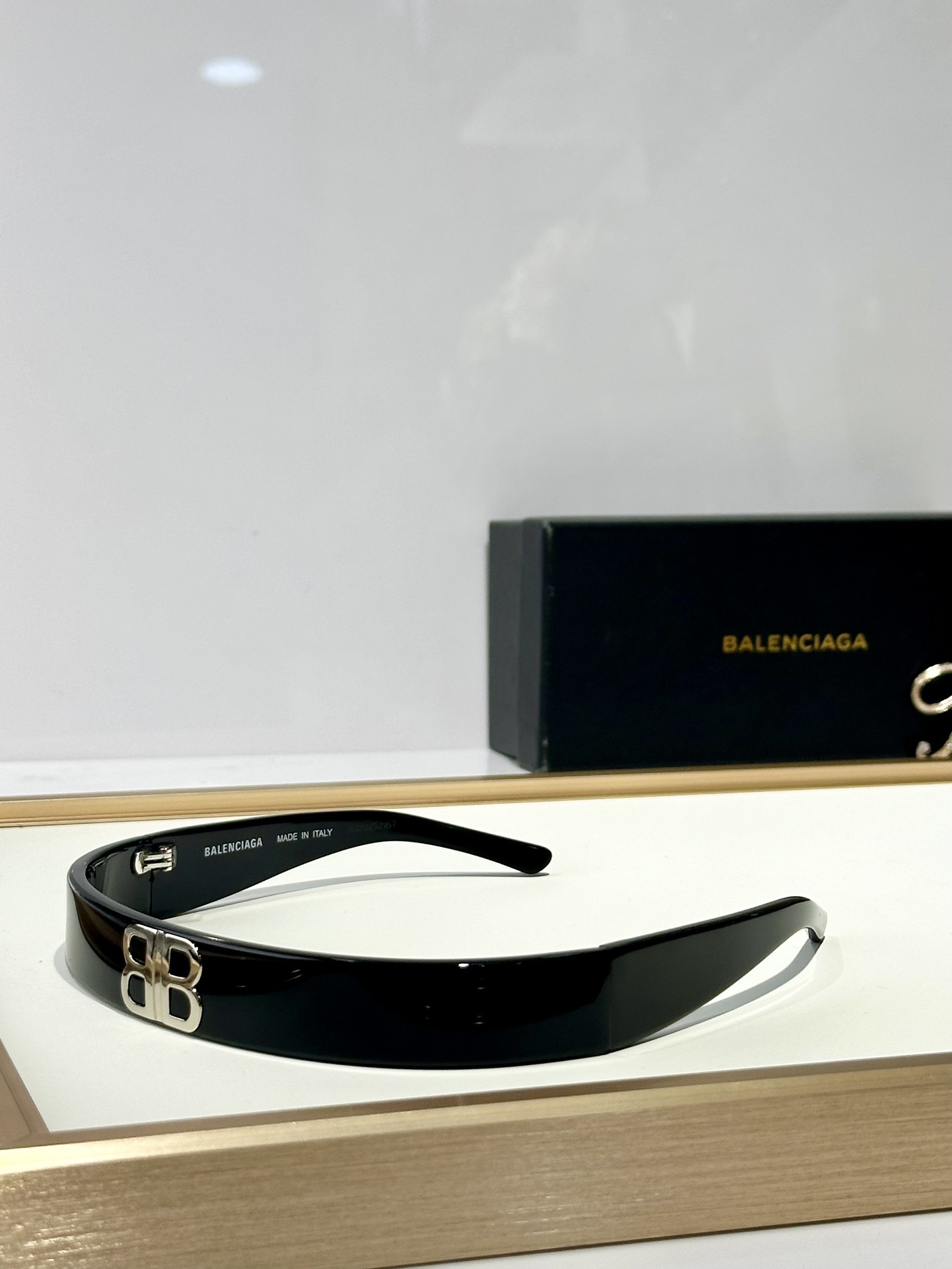 Bagsaaa Ba1en*iaga Country Club Side BB Headband in black acetate