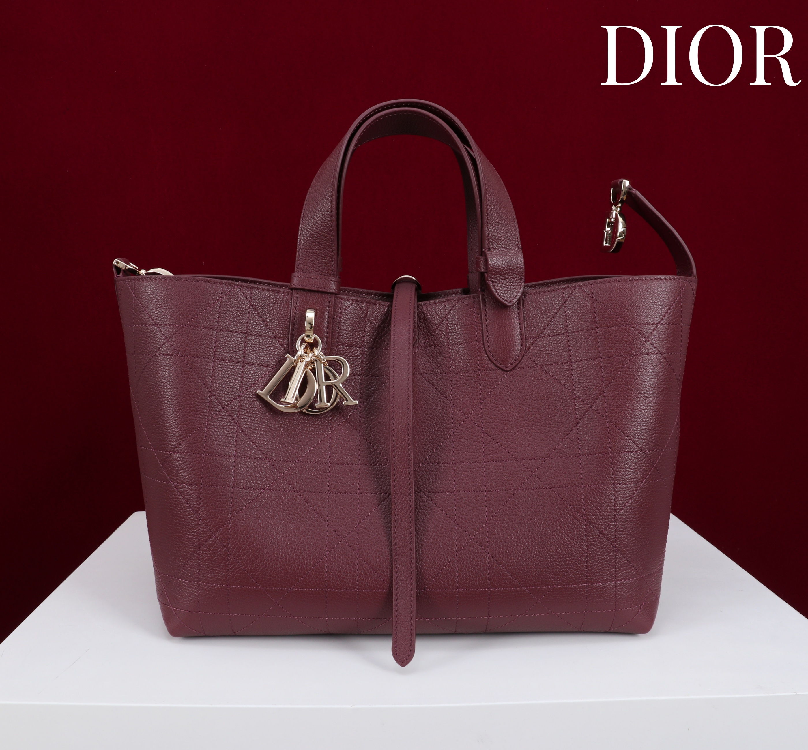 Bagsaaa Medium D10r Toujours Bag Burgundy Flat Macrocannage Calfskin - 28.5cm