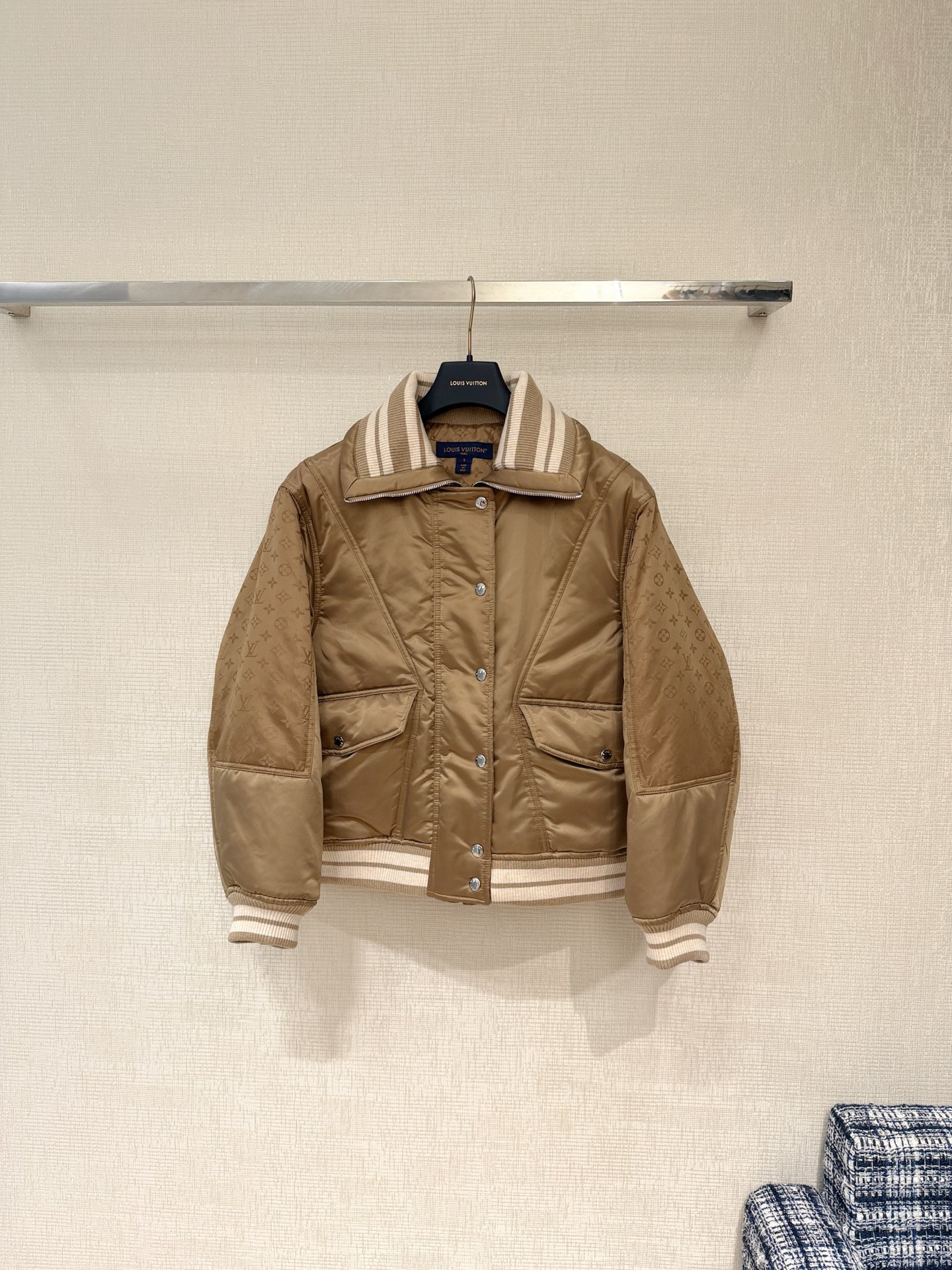 Bagsaaa L0vis Vvtt0n Padded Bomber Jacket in a seasonal brown/gold