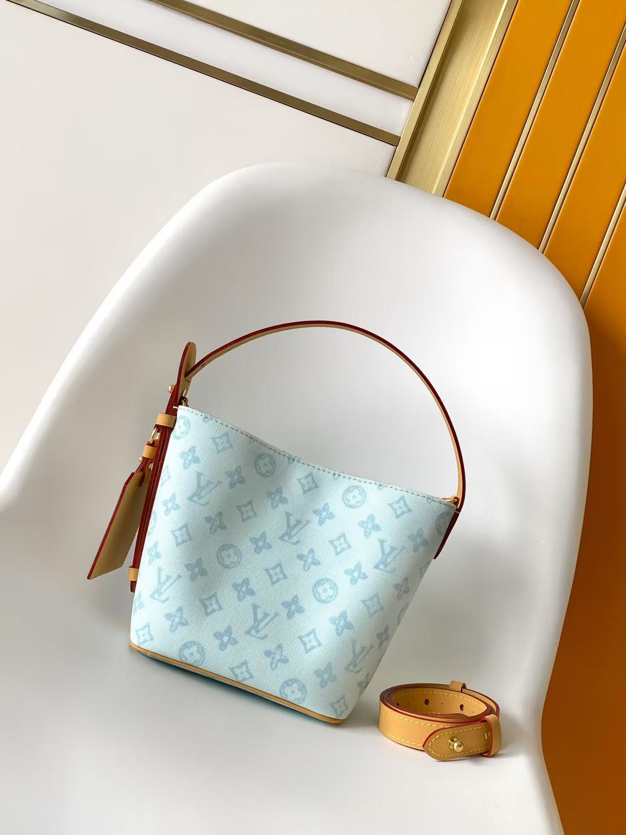 Bagsaaa L0vis Vvtt0n All In BB bag in Monogram Origine canvas light blue - 18cm